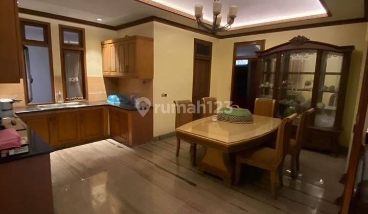 Rumah 2 Lantai Semi Furnished SHM di Jati Padang, Jakarta Selatan 1