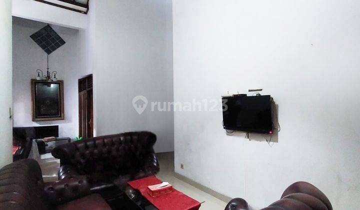 Rumah di Cempaka Putih 2 Lantai SHM Sudah Renovasi 2