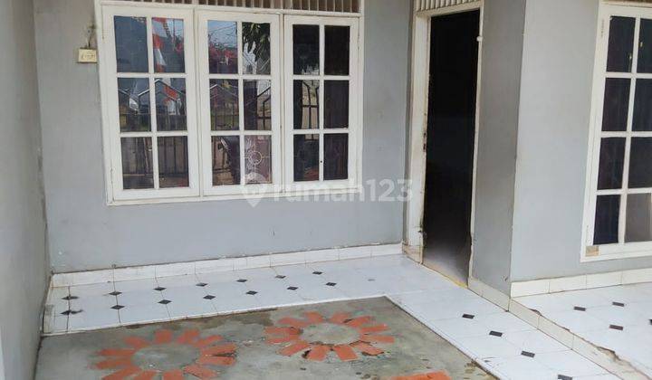 Rumah di Ciputat 1 Lantai 3 Kamar Tidur SHM 1