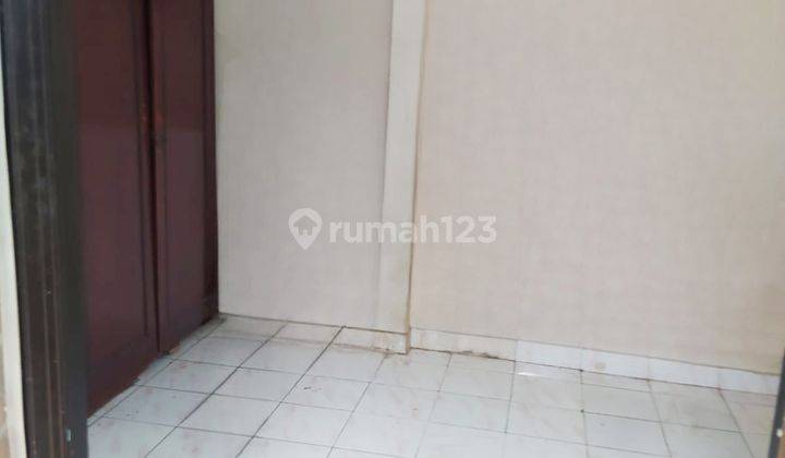 Rumah di Ciputat 1 Lantai 3 Kamar Tidur SHM 2