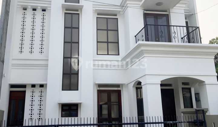 Rumah 2 Lantai SHM di Lebak Bulus, Jakarta Selatan Rumah 2 Lantai SHM di Lebak Bulus, Jakarta Selatan