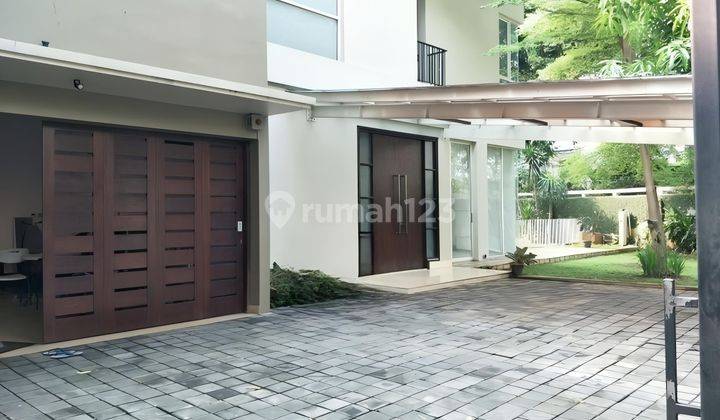 Rumah Modern 2 Lantai di Kebayoran Baru  1