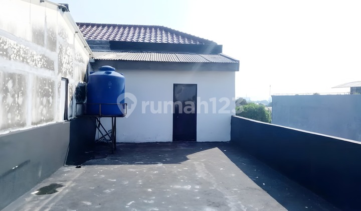 Strategic 4.5-Floor Shop House in Pejaten Area, Open Space, Unfurnished 2