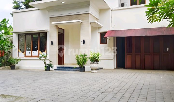 Spacious 1100m² Modern House in Antasari Cipete Area