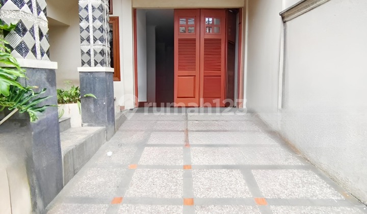 Rumah Modern 3,5 Lantai Di Pejaten Unfurnished 2