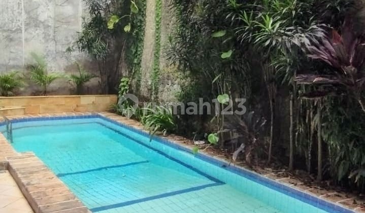 Rumah Klasik 2 Lantai Di Cilandak Bebas Banjir 2
