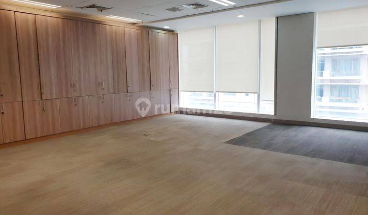 Office Space Di Sudirman Centre Luas 400m² Open Space 1