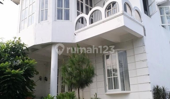 Rumah 3 Lantai Di Tebet Dekat Stasiun Tebet SHM