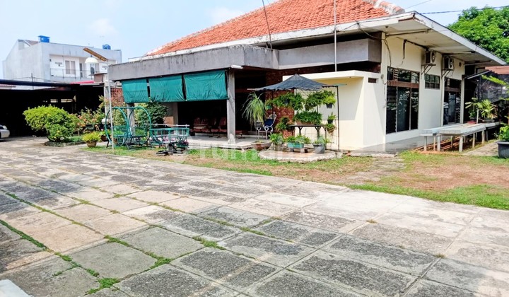 Rumah Asri Luas 2000m² Di Pancoran Shm Bagus