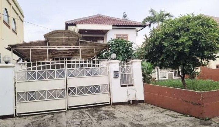 Rumah 2 Lantai Di Jati Padang 5 Kamar Tidur Shm