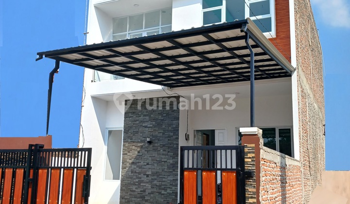 Aldiva 2 Townhouse Mustikajaya Bekasi Rumah Mewah Tanah Luas Dekat Tol & Stasiun Bekasi Timur 1