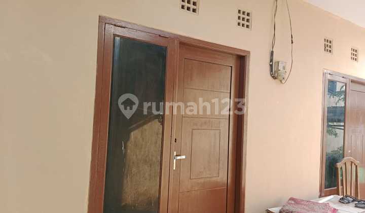 Rumah Kontrakan 6 Pintu Mustikajaya ********