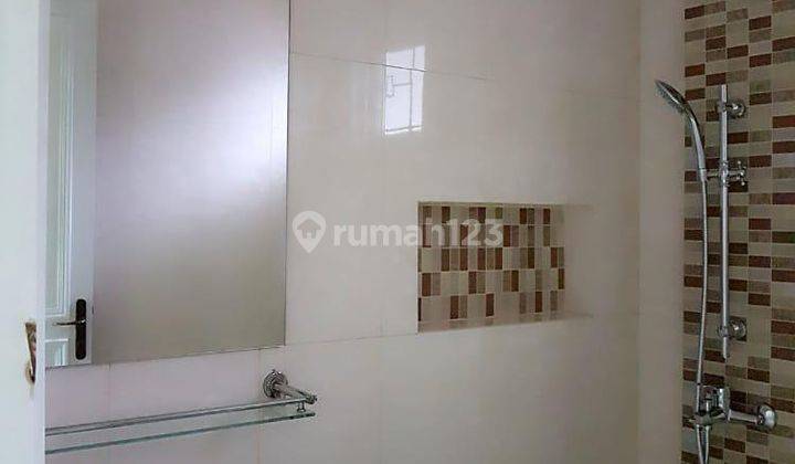 Rumah 2 Lantai di Taman Provence SHM Bagus 7