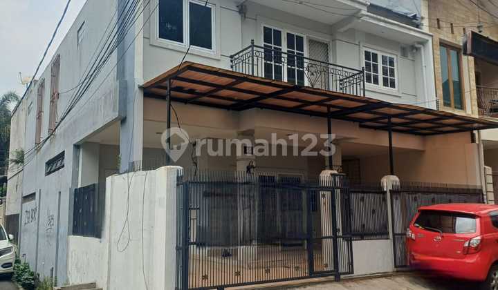 Di Sewa Rumah 2 Lantai Siap Huni, Tomang, Jakarta Barat