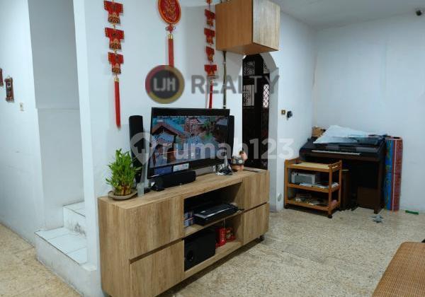 Dijual Rumah Kost 3 Lantai Dalam Komplek Lokasi Strategis di Tomangjakarta Barat