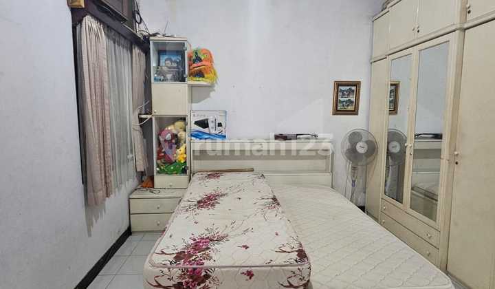 For Sale Large House 3-Story Hook Position, Tomang, West Jakarta 2