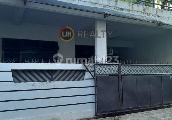 For Sale 2-Storey House Ready to Live In, Strategic Location, Tomang, West Jakarta