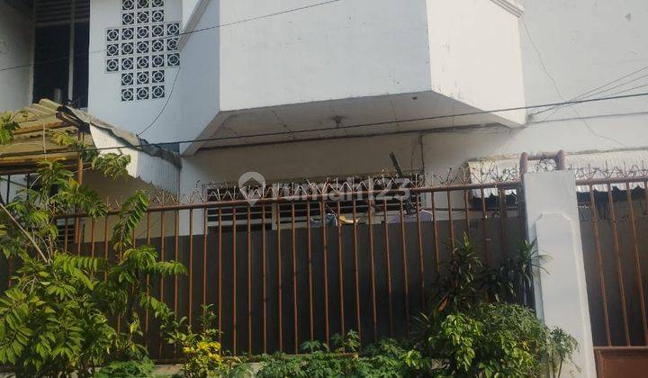 Rumah Tua Hitung Tanah, Strategis di Tomang, Jakarta Barat 2