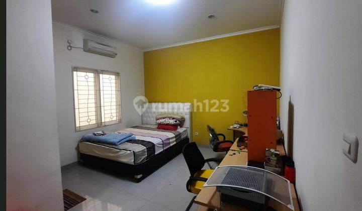 Rumah Cantik, Modern Minimalis, 3 Lantai, Nyaman, Tomang, Jakarta Barat 2