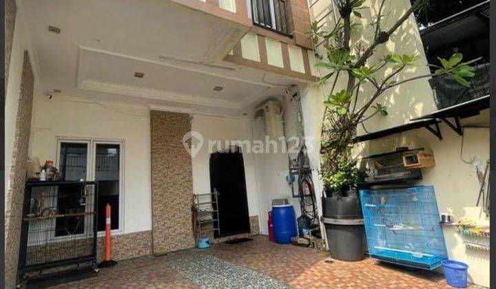 Rumah Cantik FULL FURNISHED daerah Tomang, Jakarta Barat 1