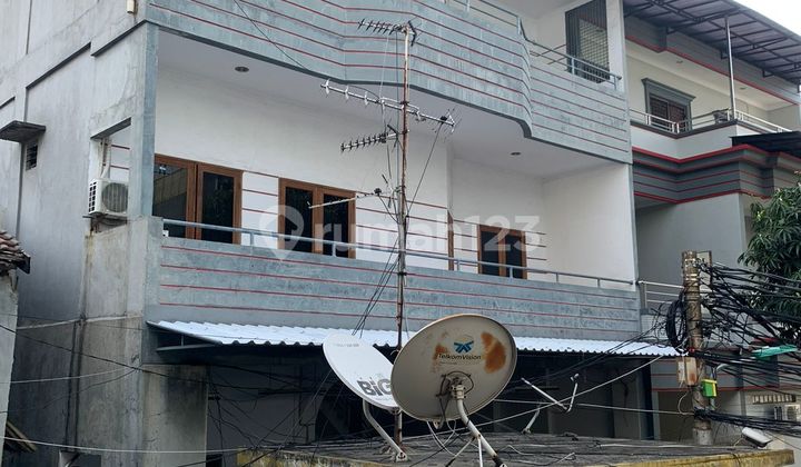 Di Jual Rumah 3 Lantai Siap Huni Lokasi Strategis di Penjaringan, Jakarta Utara