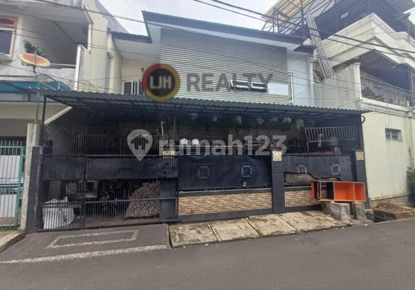 Dijual Rumah Cantik Siap Huni, Lokasi Nyaman, Tomang, Jakarta Barat