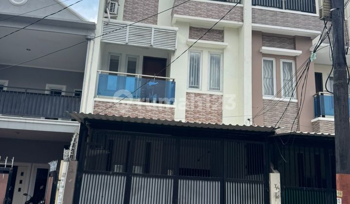 Rumah Nyaman, Full Furnish Minimalis, Cocok Untuk Pasangan Muda, Tomang, Jakarta Barat Rumah Nyaman, Full Furnish Minimalis, Cocok Untuk Pasangan Muda, Tomang, Jakarta Barat