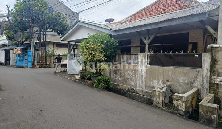 Dijual Rumah Posisi Hook Lokasi Menarik, Cocok untuk Rumah Kost, Tomang, Jakarta Bart, Gelong Baru 2