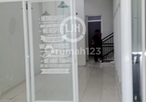 For Rent 3-Story Shop House in Commercial Location, Suitable for Office, Etc., Tomang, West Jakarta 2