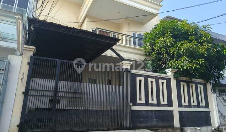 Rumah Bagus Siap Huni di Tomang Dekat Central Park Jakarta Barat