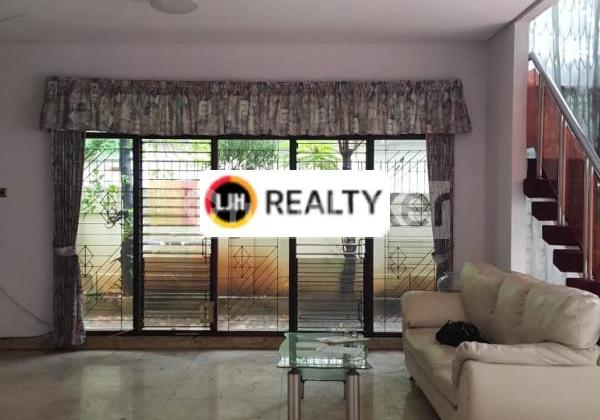 For Sale 2-Story Corner House in Complex, Strategic Location in Tomang, West Jakarta 2