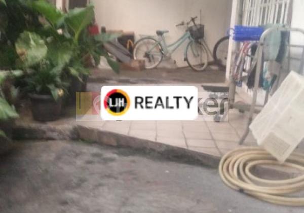 For Sale Old House Land Calculation, Strategic Location in Tomang, West Jakarta 2