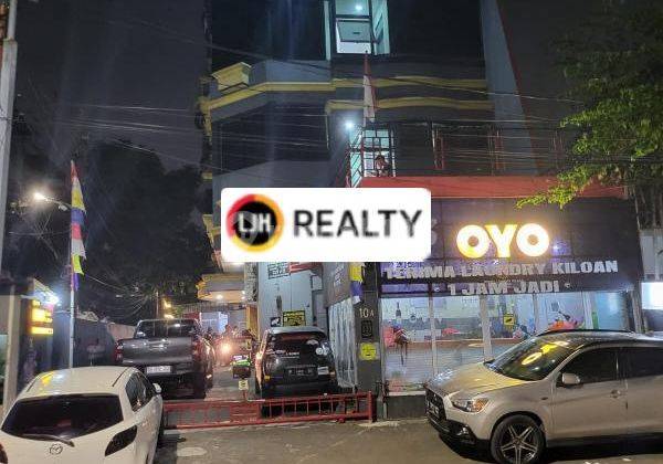 HOTEL OYO di ROXY  termasuk Cafe dan Bisnis Laundry, 50 Kamar Siap Huni. 1