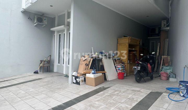 Strategic Shop House for Sale. Tomang, West Jakarta. Strategic Shop House for Sale. Tomang, West Jakarta.