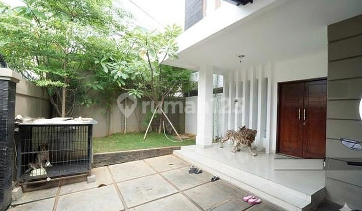 Modern Minimalist House Ready to Live In Furnished in Tomang, West Jakarta 2