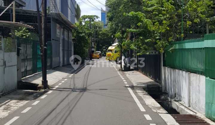 Old House Land Calculation Suitable for Residence and Office in Petojo, Central Jakarta 2