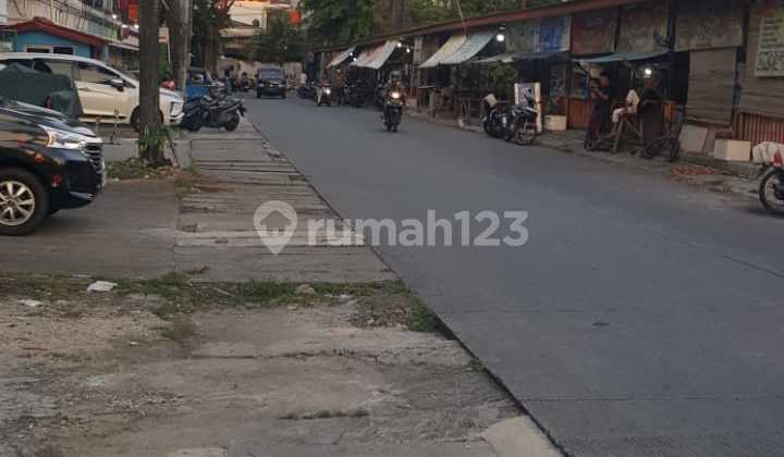 Shop House in a Complex Facing the Main Road, Suitable for Expeditions, Convection, and Business. 2