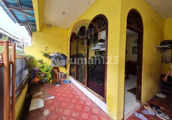 Di Jual Rumah 2 Lantai Lokasi Strategis di Tomang, Jakarta Barat 2