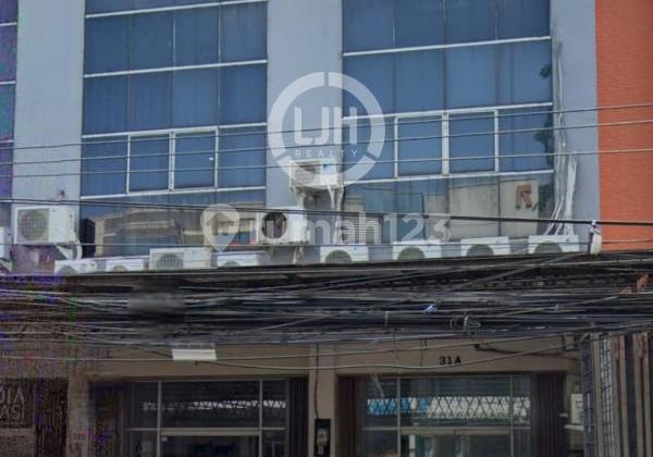 Disewa Ruko 3 Lantai Lokasi Komersil, Cocok untuk Kantor Dll, Tomang, Jakarta Barat