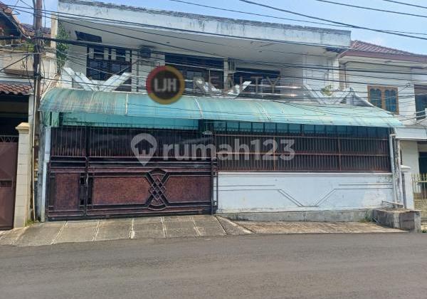 Dijual Rumah Besar di Jalan Utama, Tomang, Jakarta Barat Dijual Rumah Besar di Jalan Utama, Tomang, Jakarta Barat