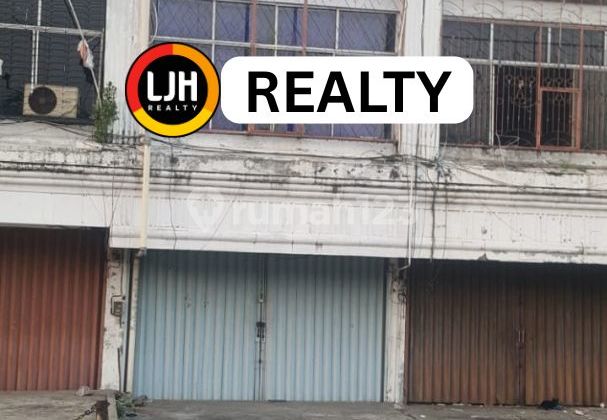 Ruko di Komplek Hadap Jalan Raya Cocok untuk Expedisi, Konveksi, dan Bisnis