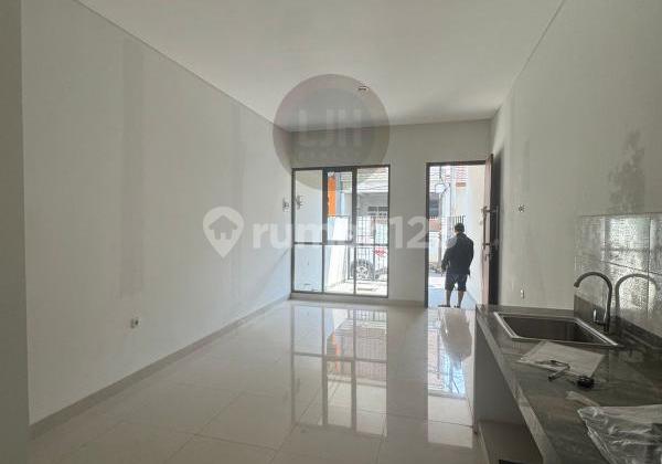 Dijula Rumah 3 Lantai Modern, Siap Huni Lokasi Strategis Di Tomang Jakarta Barat  2