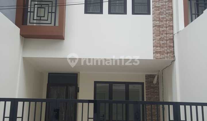 Di Jual Rumah Minimalis 3 Lantai Lokasi Strategis dan Lingkungan Nyaman di Tomang, Jakarta Barat Di Jual Rumah Minimalis 3 Lantai Lokasi Strategis dan Lingkungan Nyaman di Tomang, Jakarta Barat