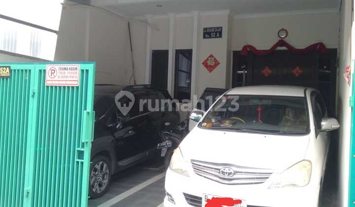 Minimalist 3-Story House, Easy Access and Comfortable Environment in Tomang, West Jakarta 2