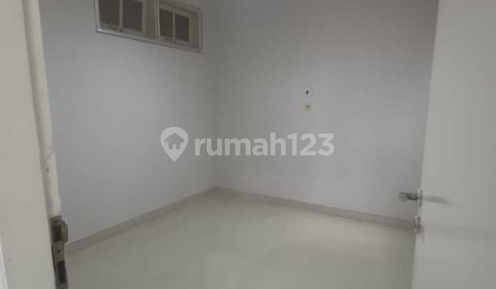 Di Sewa Rumah 2 Lantai Siap Huni, Tomang, Jakarta Barat 2