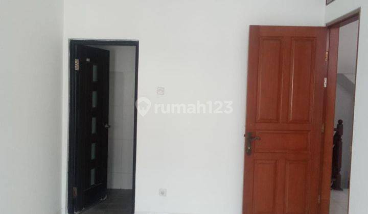 Dijual Rumah Siap Pakai Di Tomang, Jakarta barat 2