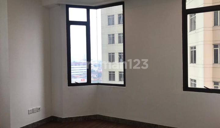 Apartemen Luas 118m2 Lantai Vinyl Tower 2 di Slipi Jakarta Barat 5