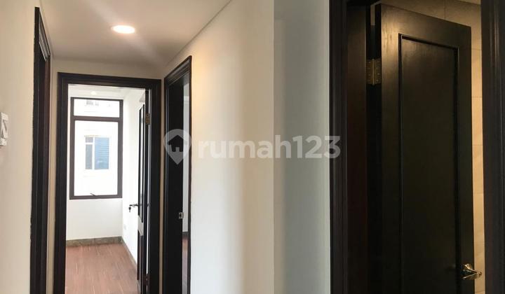 Apartemen Luas 118m2 Lantai Vinyl Tower 2 di Slipi Jakarta Barat 9