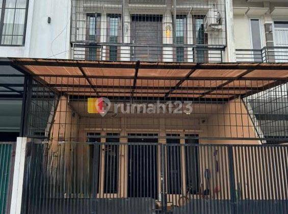 Rumah di Tomang Hero Jakarta Barat 3 Lantai Cocok Untuk Milenial 1