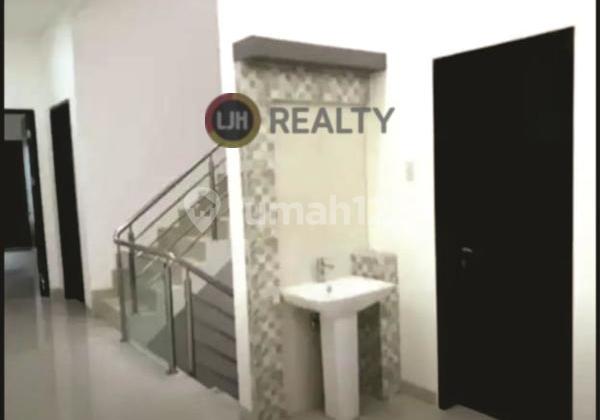 Rumah Siap Huni, Super Duper Strategis, Di pusat Kota 2